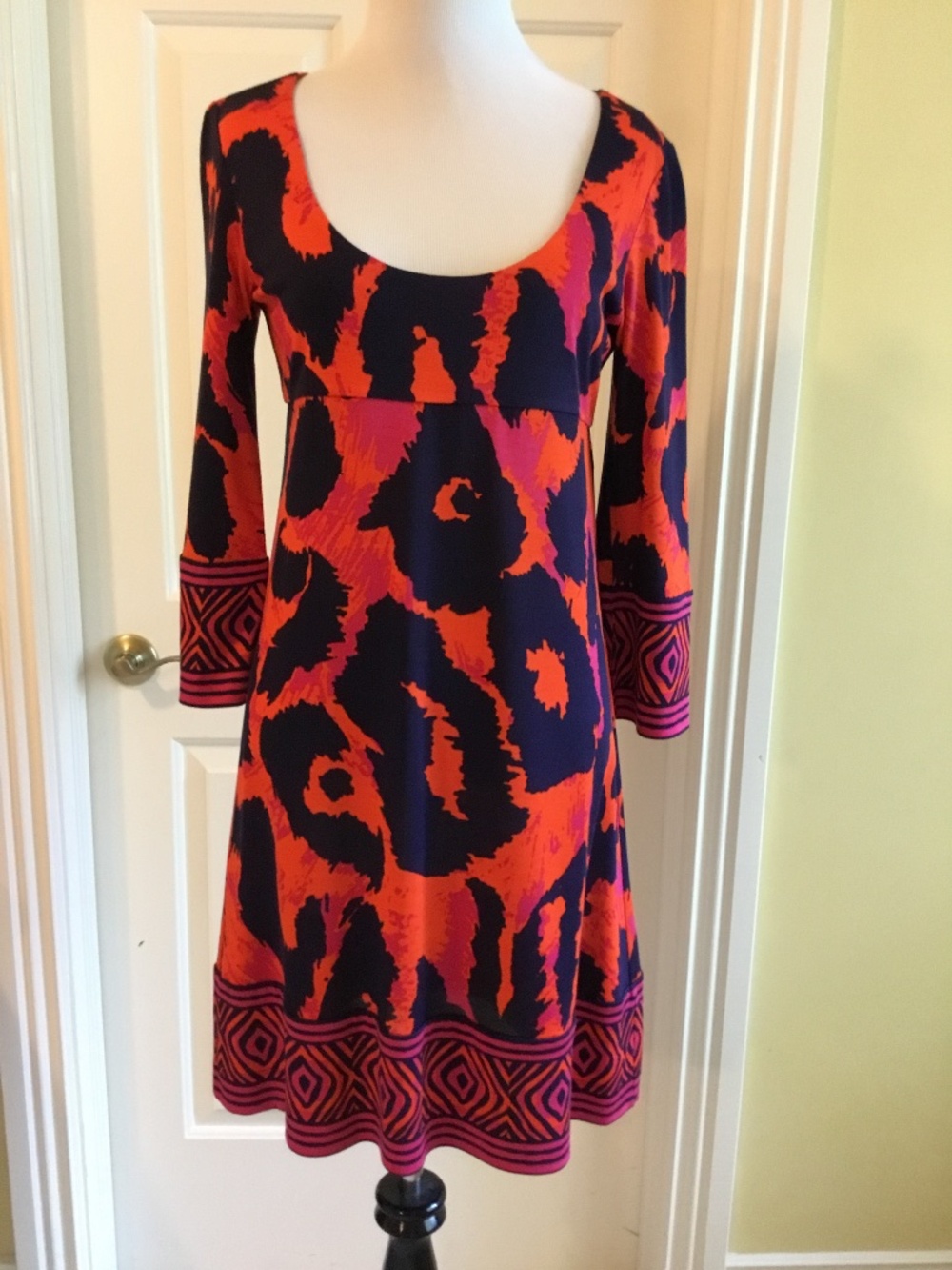 Diane von Furstenberg Vintage 100% Silk Abstract Print Dress